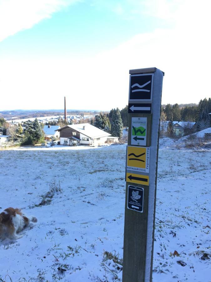 Buchlindenweg - Zimmer & Ferienwohnung Breitscheid  Exteriör bild