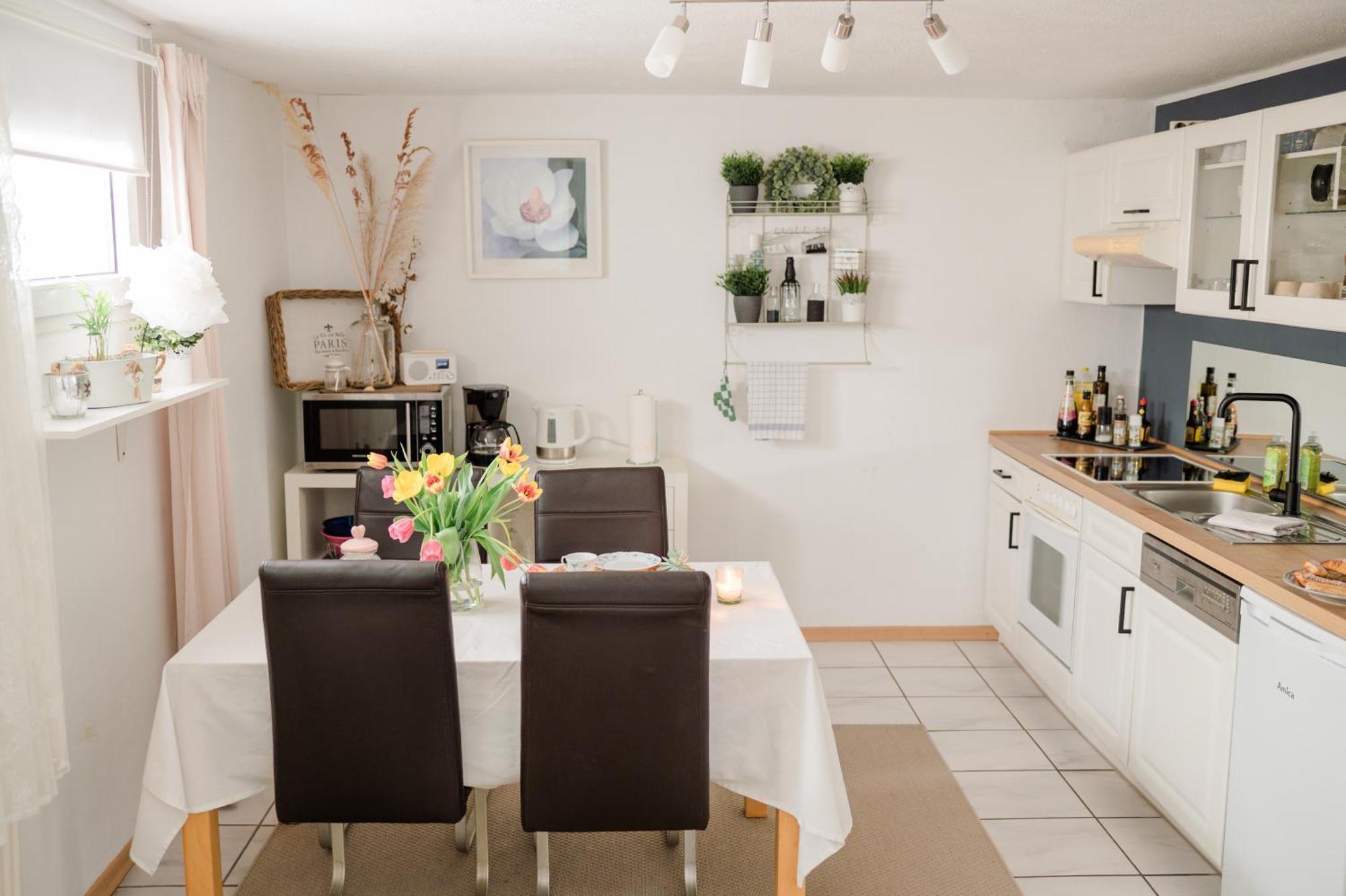 Buchlindenweg - Zimmer & Ferienwohnung Breitscheid  Exteriör bild
