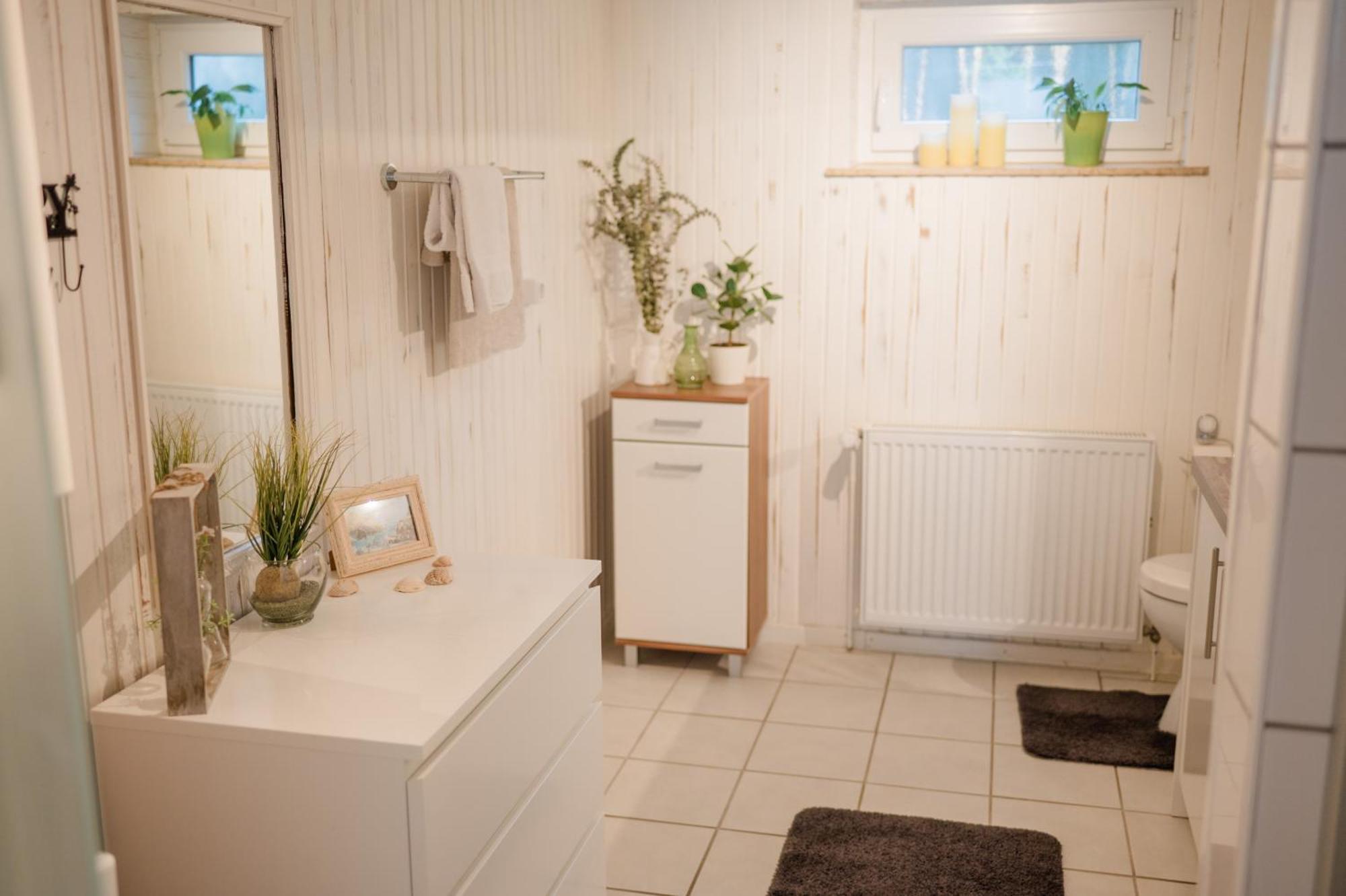 Buchlindenweg - Zimmer & Ferienwohnung Breitscheid  Exteriör bild