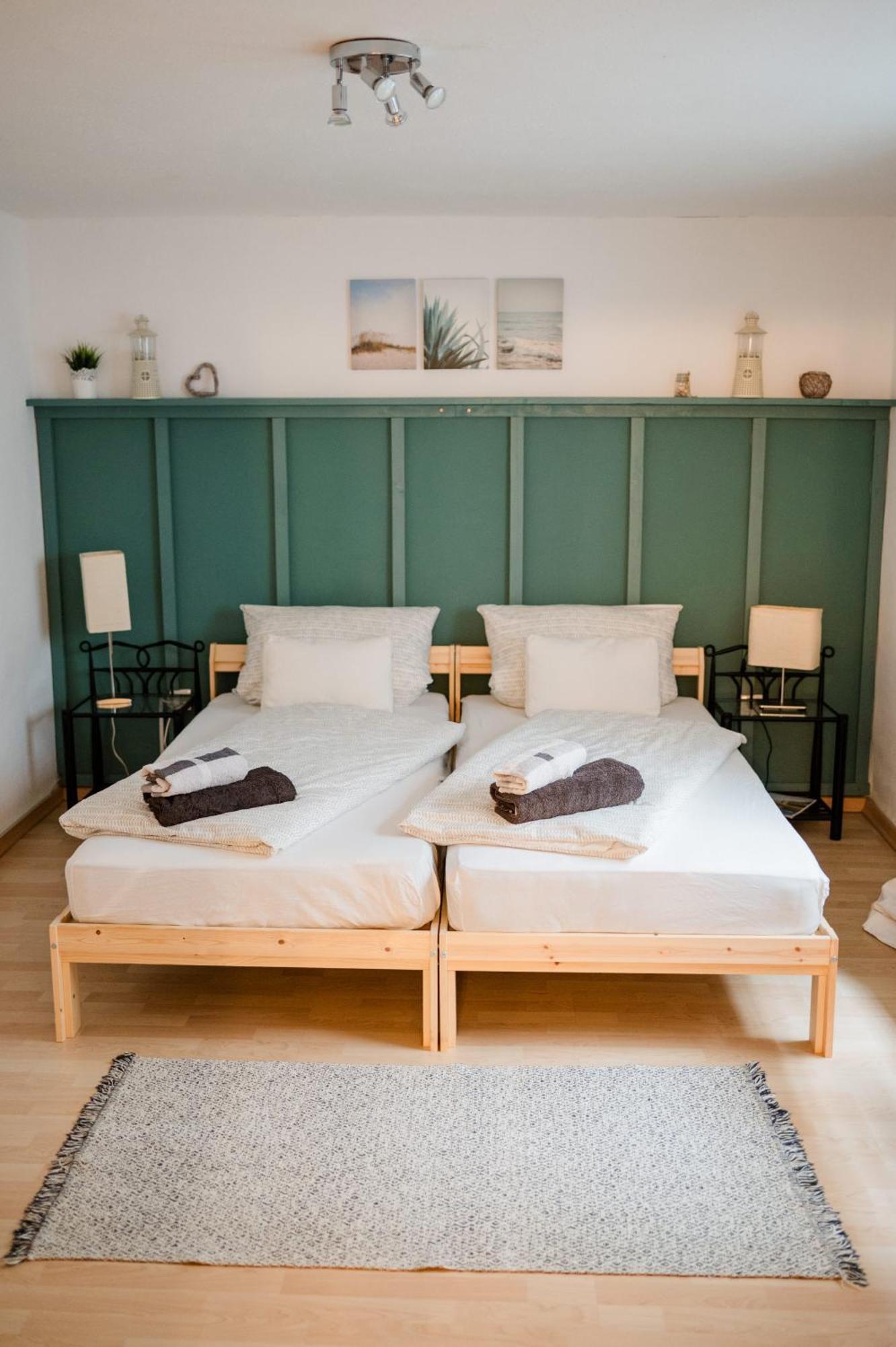 Buchlindenweg - Zimmer & Ferienwohnung Breitscheid  Exteriör bild